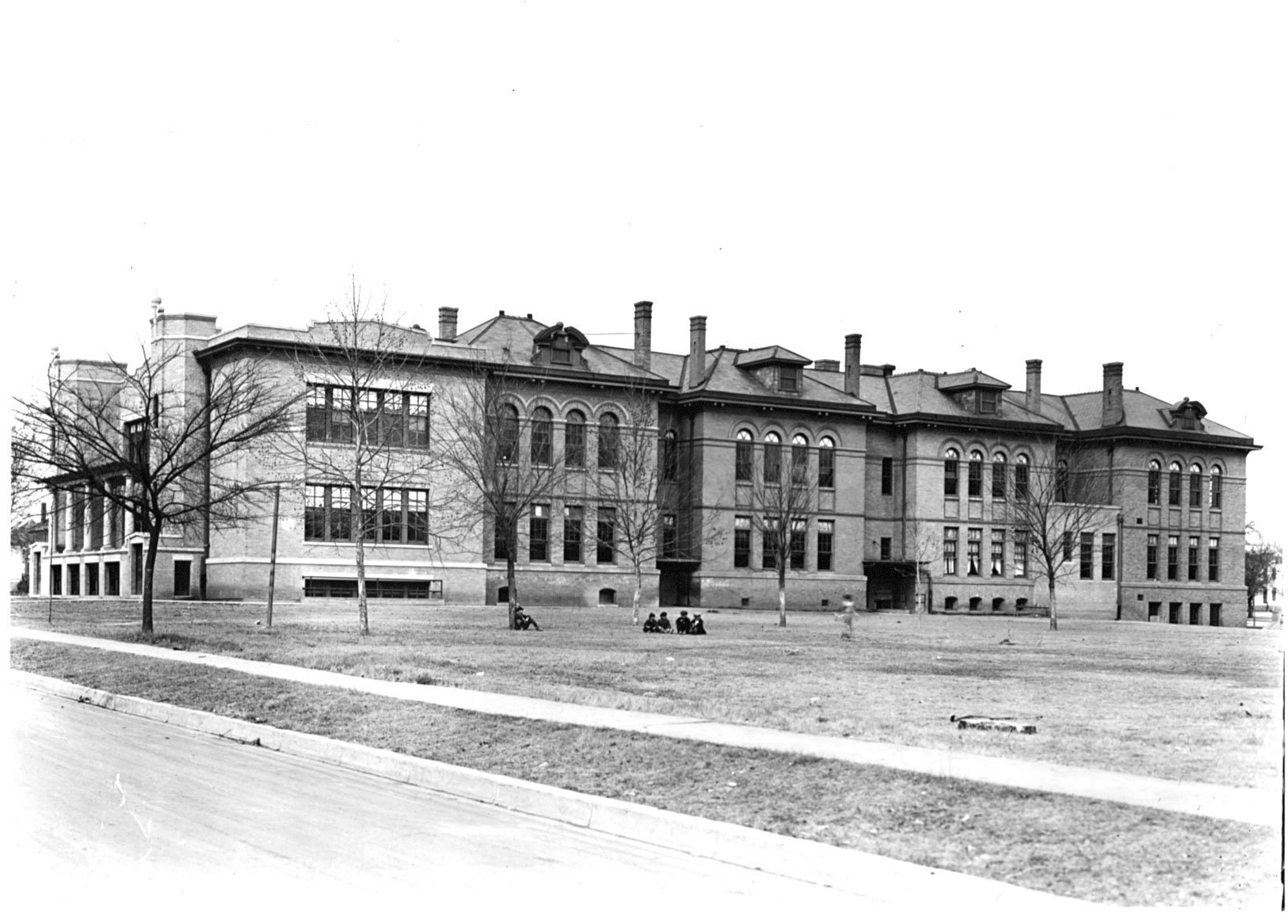 Spooky Old East Dallas elementary school will get new life as