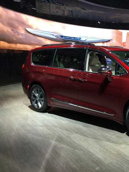 Chrysler Pacifica Prevails In Minivan Comparison By Cars Autos Chrysler Pacifica Prevails In Minivan Comparison By Cars