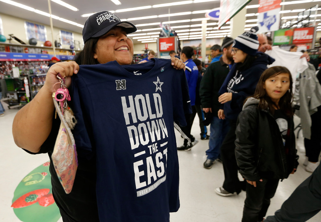 Retailer breaks out championship gear in Dallas as Cowboys clinch NFC East  with Giants' loss