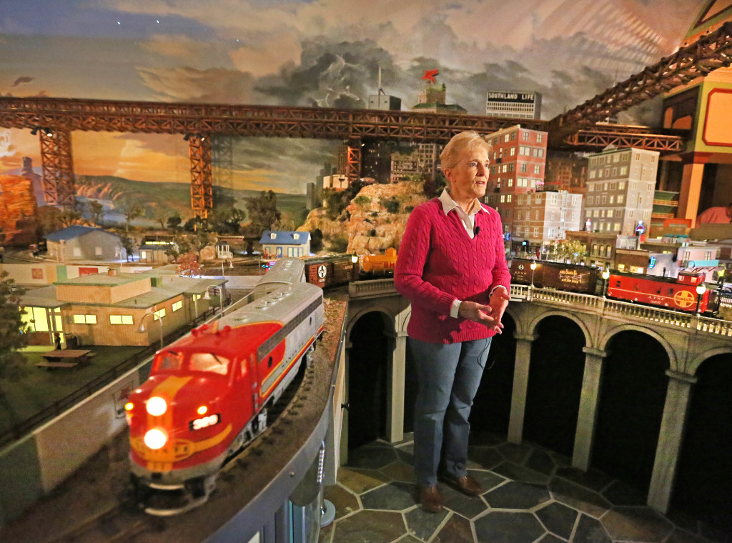 Frisco railroad museum 'blown away' by Dallas couple's gift of milliondollar train set Frisco