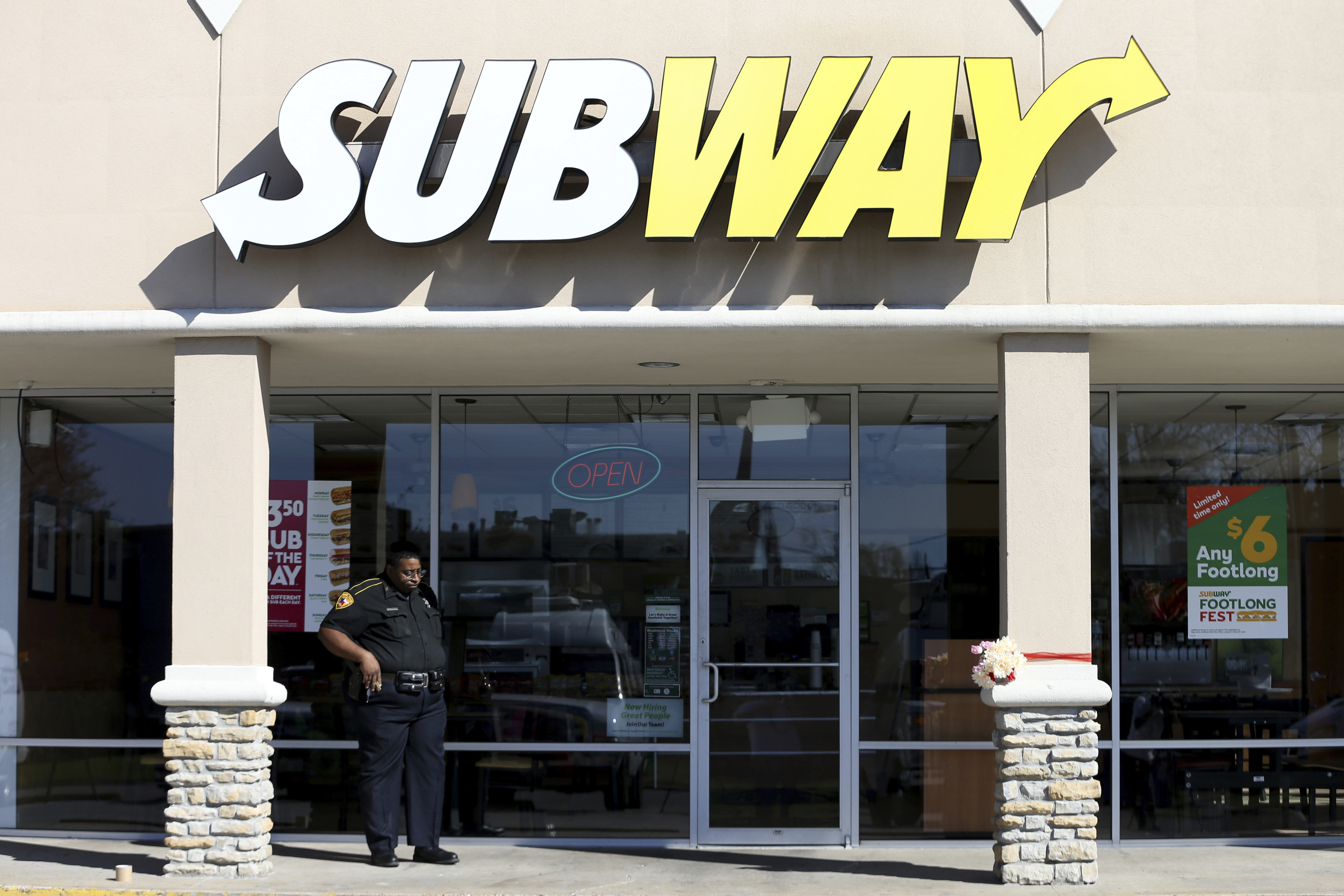 Houston teen shot dead after pushing his mom out of fast-food robber's aim - Dallas News (blog)
