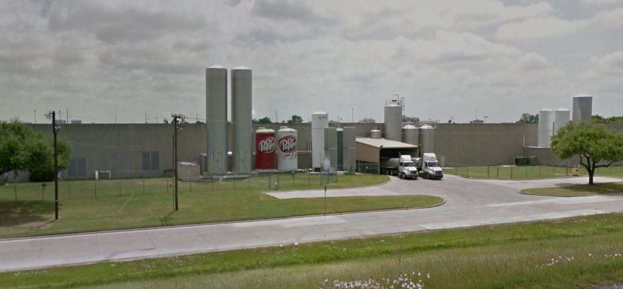 Fire breaks out on roof of Irving Dr Pepper plant as crew