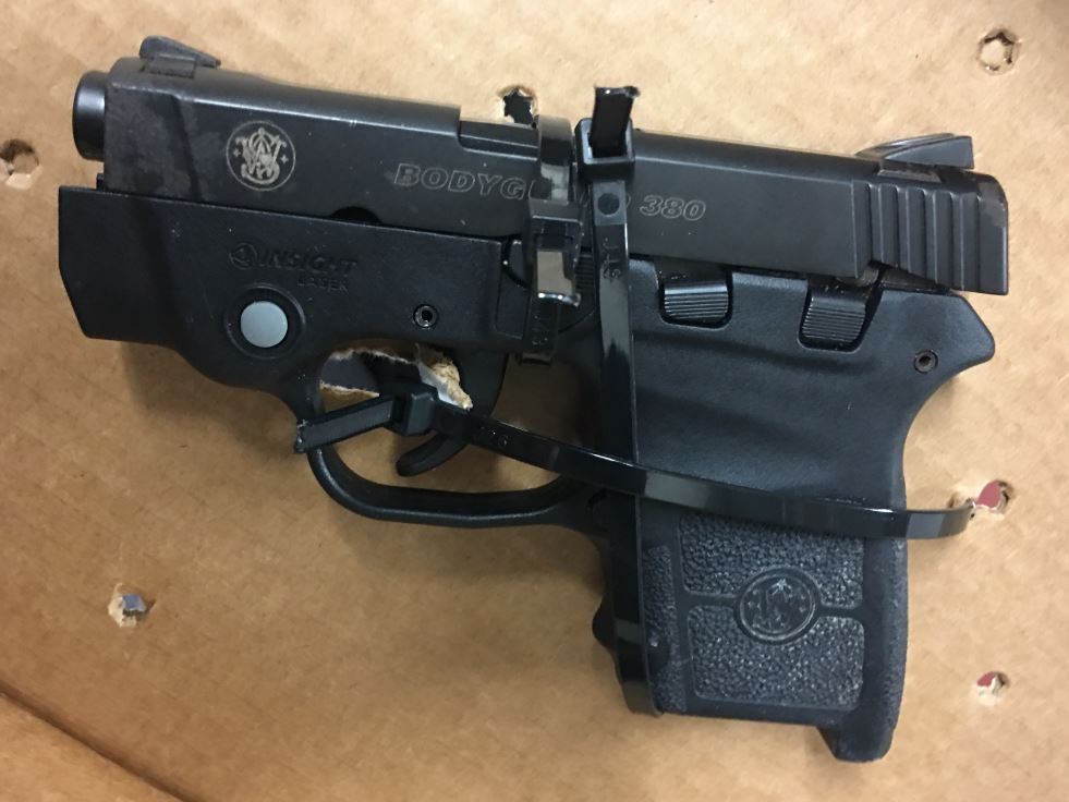Southwest Pilot charged after loaded gun found by baggage screeners Southwest Pilot charged after loaded gun found by baggage screeners