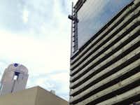 The lower floors of 1900 Pearl with the parking garage haven't been closed in yet.(Steve Brown)
