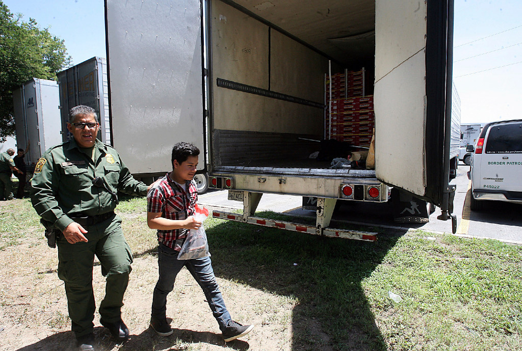 17 immigrants found inside locked 18-wheeler at Texas truck stop