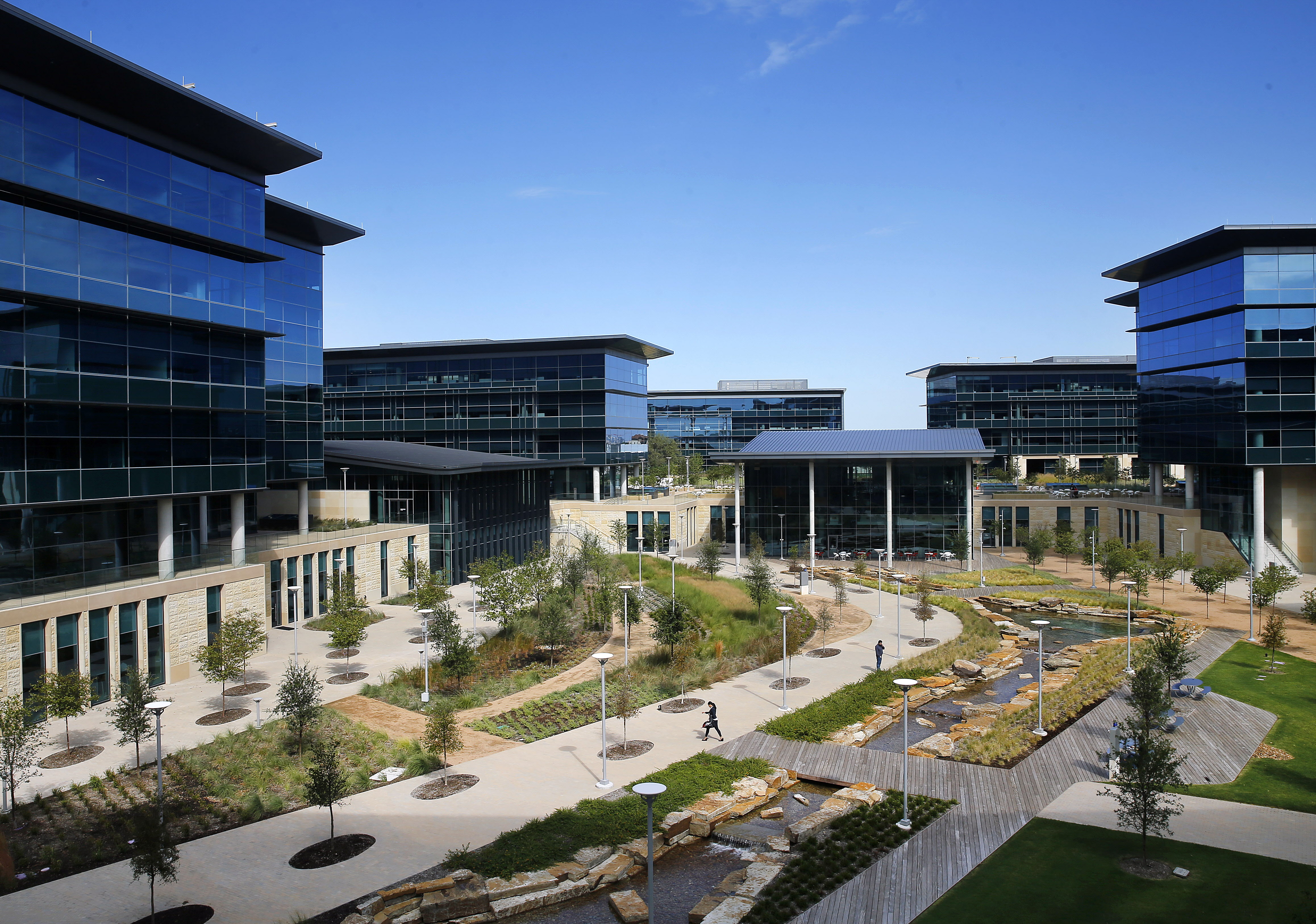 Toyota's new Texas headquarters is an architectural Camry: Safe but ...
