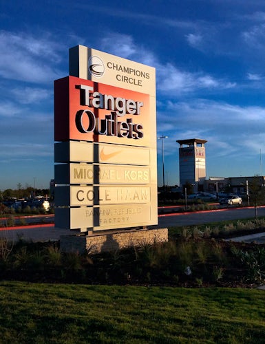 TangerOutlets opens its doors to Fort Worth shoppers; Nike, Cole Haan, H&M among the 70 stores ...