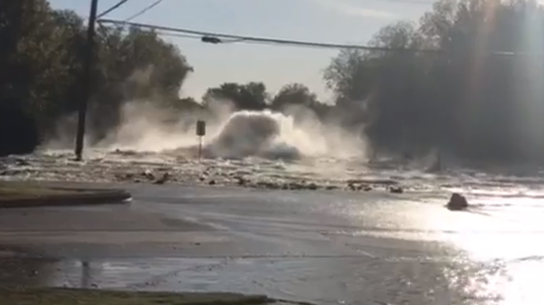 Water line break floods Arlington streets Arlington Dallas News