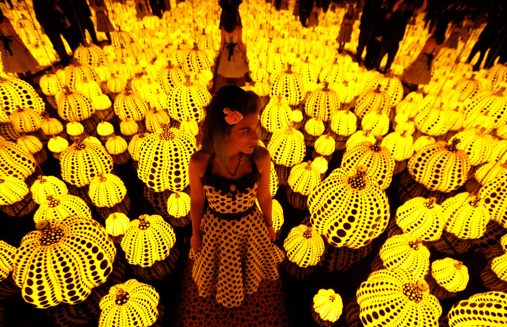Longerglowing pumpkins DMA extends Yayoi Kusama's 'Infinity Mirror