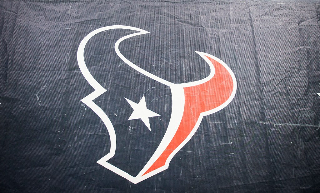 Former Texans cheerleaders file another lawsuit vs. team