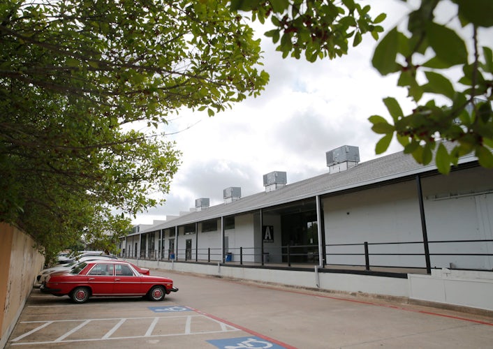 How Belmont Hotel Developer Turned Warehouse Full Of Dead Racs The Tyler Station Development Has Turned An Old Warehouse On Polk Street South Of Vernon Dart In Oak Cliff Into A Mixed Use E With