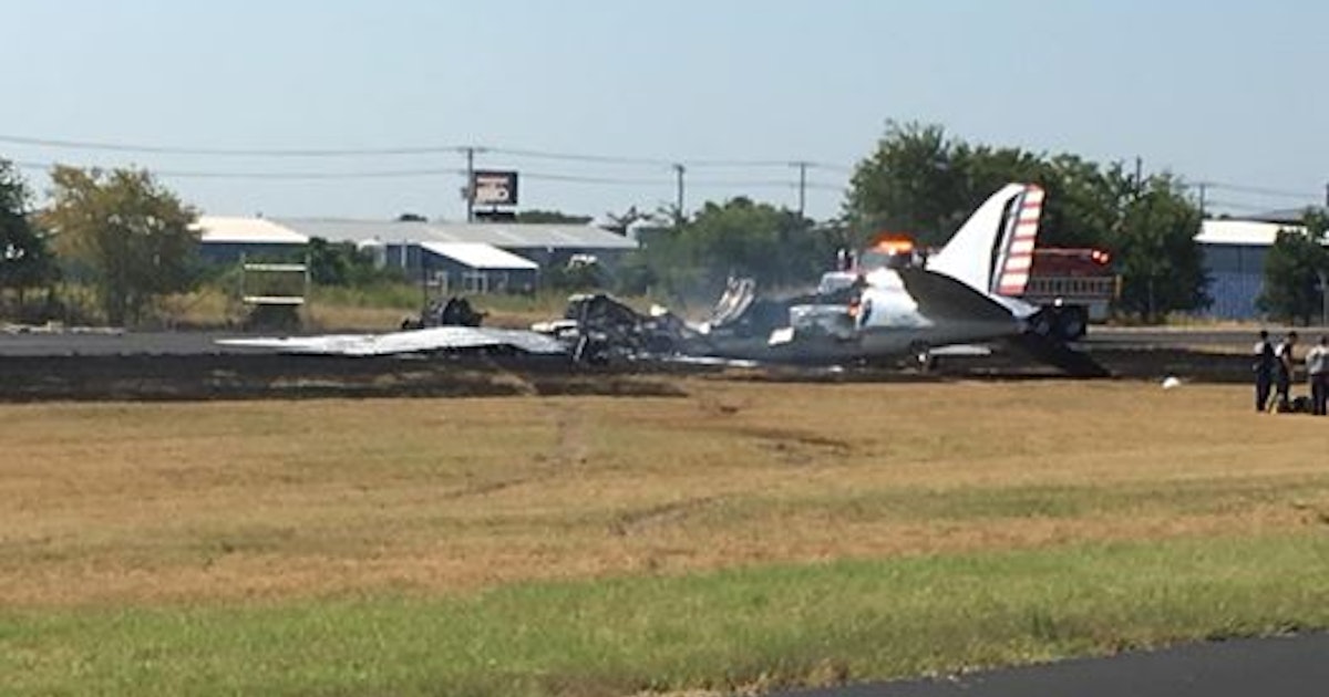 Plane dallas killing crashes crash near via play All 13 on board survive plane crash in central Texas, vintage aircraft