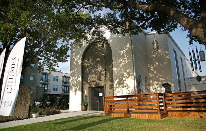 Unique Homes Oak Cliff Church Is Reborn As Apartments Wedding Chijmes A Boutique Hotel And Event Venue On Zang Blvd Built In The Historic Trinity Presbyterian Church Oak Cliff Magnolia Apartments Are