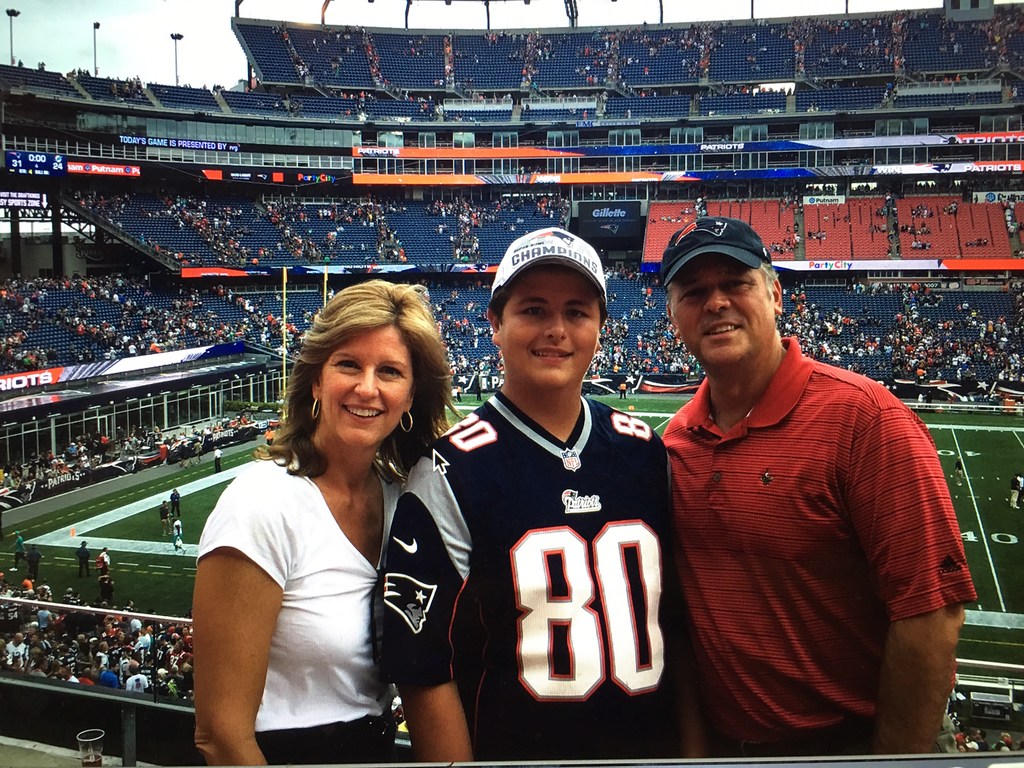 Dale Murphy on X: My wife, Nancy, is amazing. Always serving, always  lifting others. She is a certified @CliftonStrength Coach helping people  find their strengths and purpose. #proudofyou Listen  here>>> Follow on