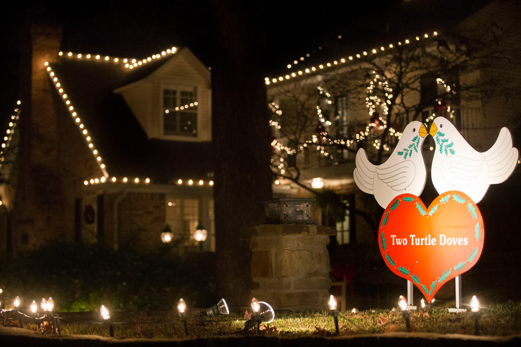 For the 12 days of Christmas, this Lake Highlands neighborhood's holiday  tradition is open to all