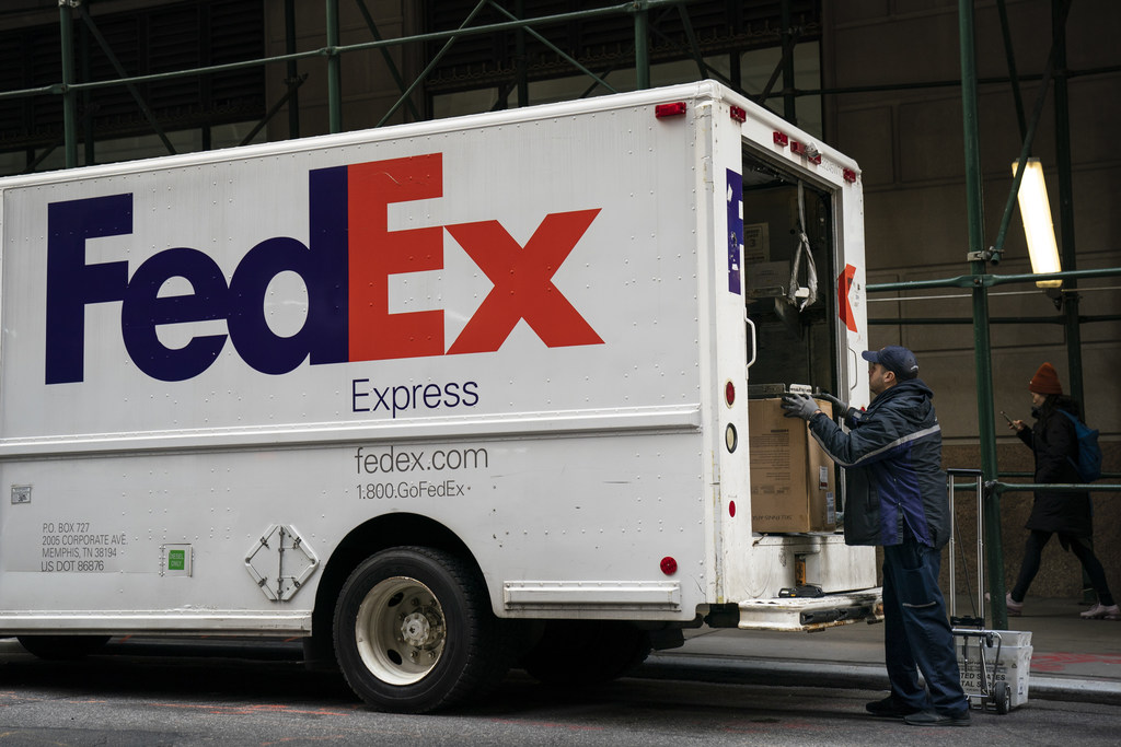 Hutchins FedEx employees stole nearly 50,000 in phones, paid security