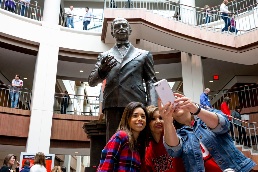 James Cash Penney statue arrived in new Wyoming home after the drive from  Texas