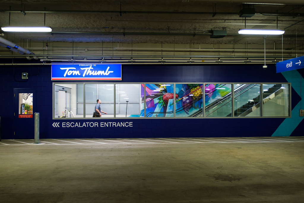 Uptown's Tom Thumb adapts its suburban big box with amenities for