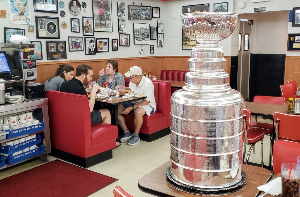 https://dallasnews.imgix.net/1556048062-STANLEYCUP_0424met,-20044830A.jpg