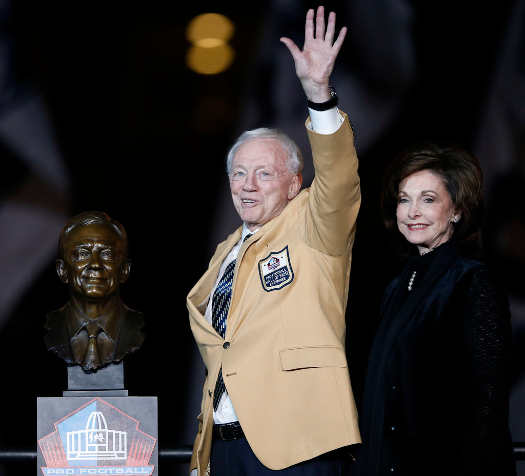 Dallas Cowboys Owner Jerry Jones Joins Moffitt Cancer Center's National  Board of Advisors