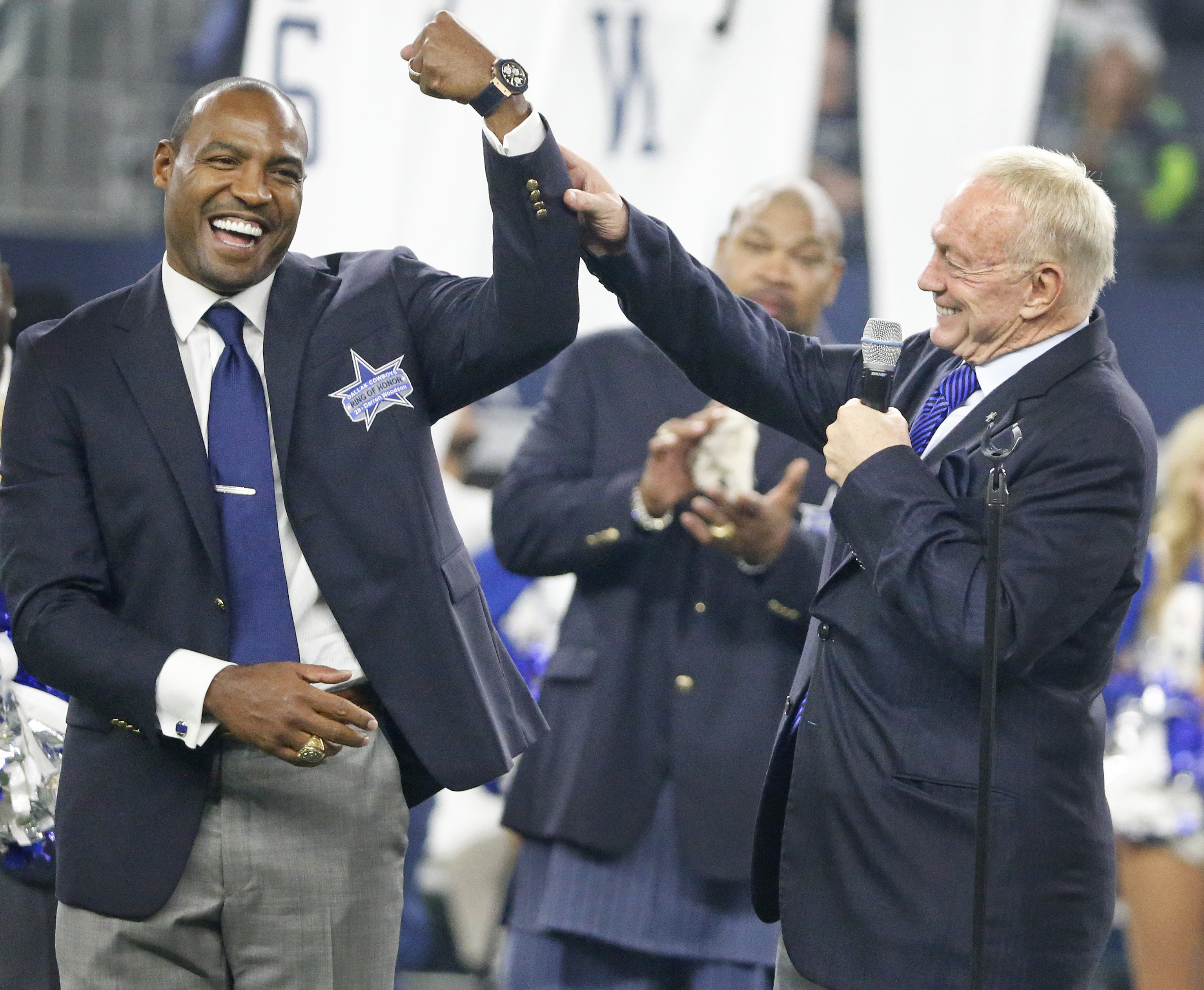 Dallas Cowboys and ESPN star Darren Woodson hits the field in Dallas