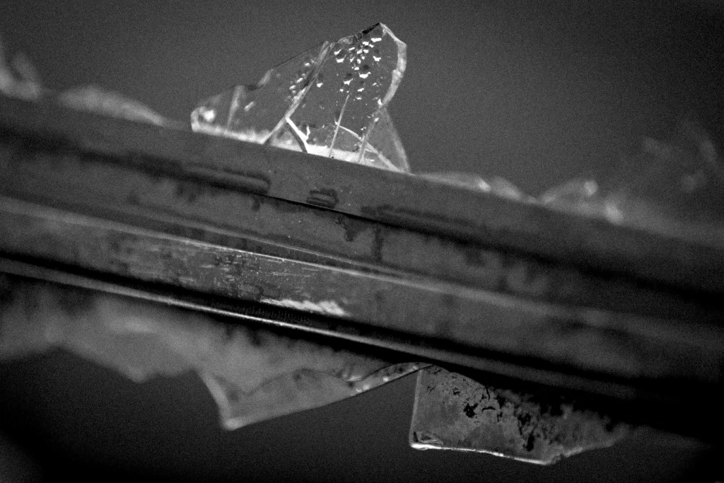 Dallas couple awakens to find nude intruder in bedroom threatening to kill them...