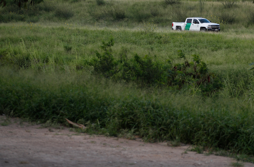 Feds are looking for militia man with 'violent tendencies' who mounted  armed patrols on South Texas border