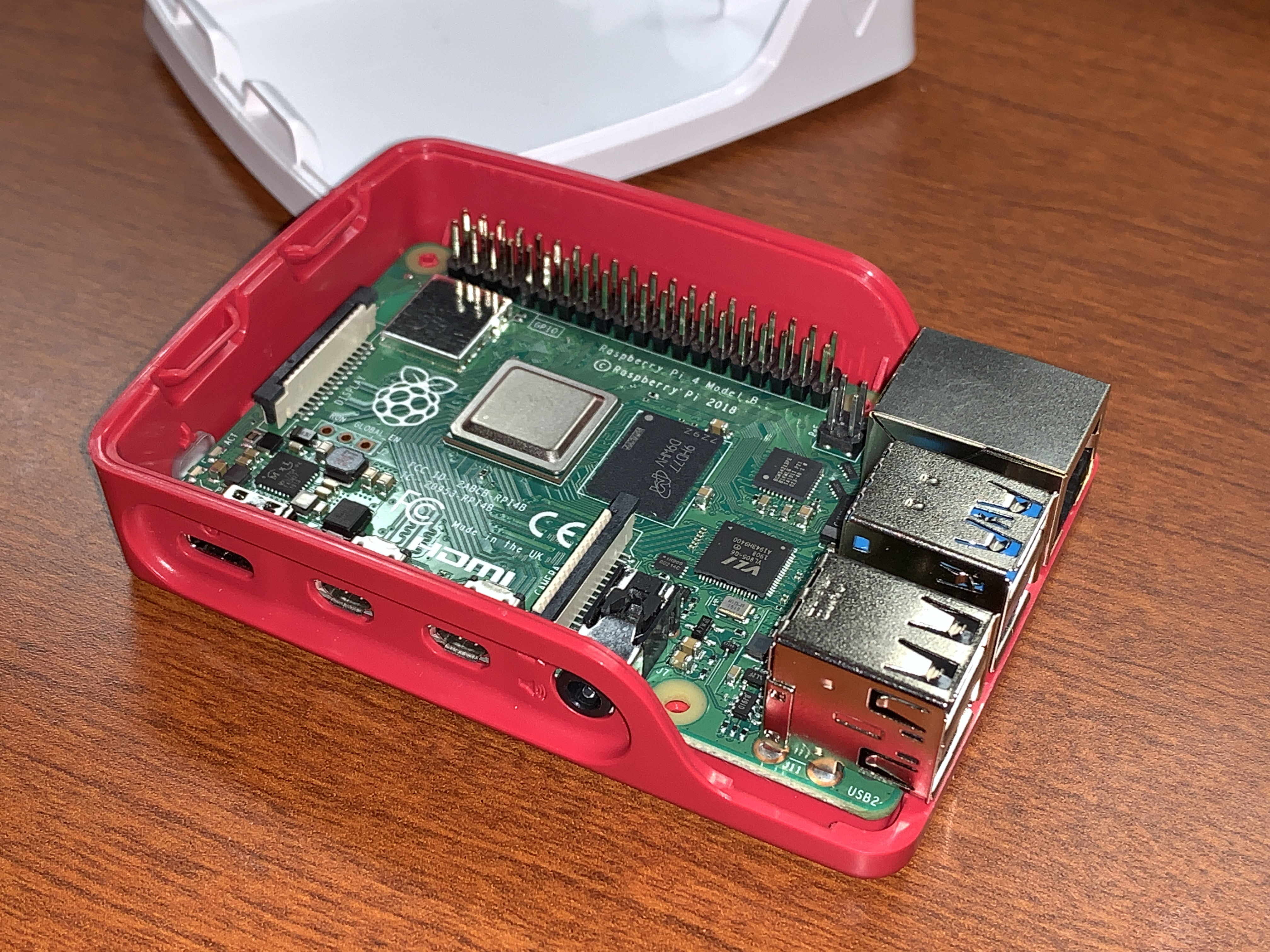 Raspberry Pi 4 Model B Official Case