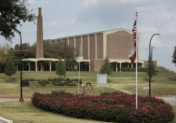 Enrollment low at Dallas’ Paul Quinn College, but spirits are high