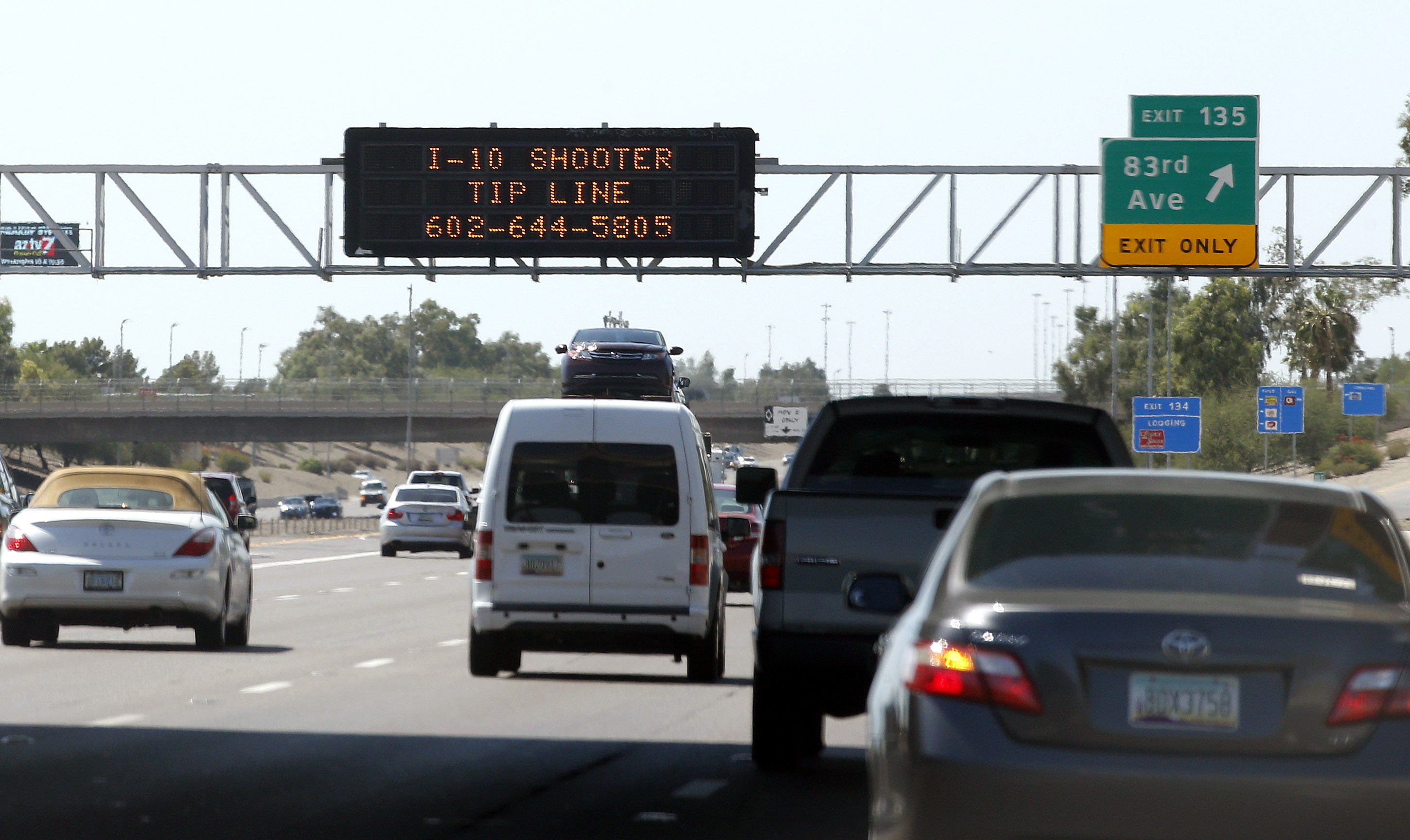 Police Man Detained In Phoenix Freeway Shootings Isn T Top Suspect