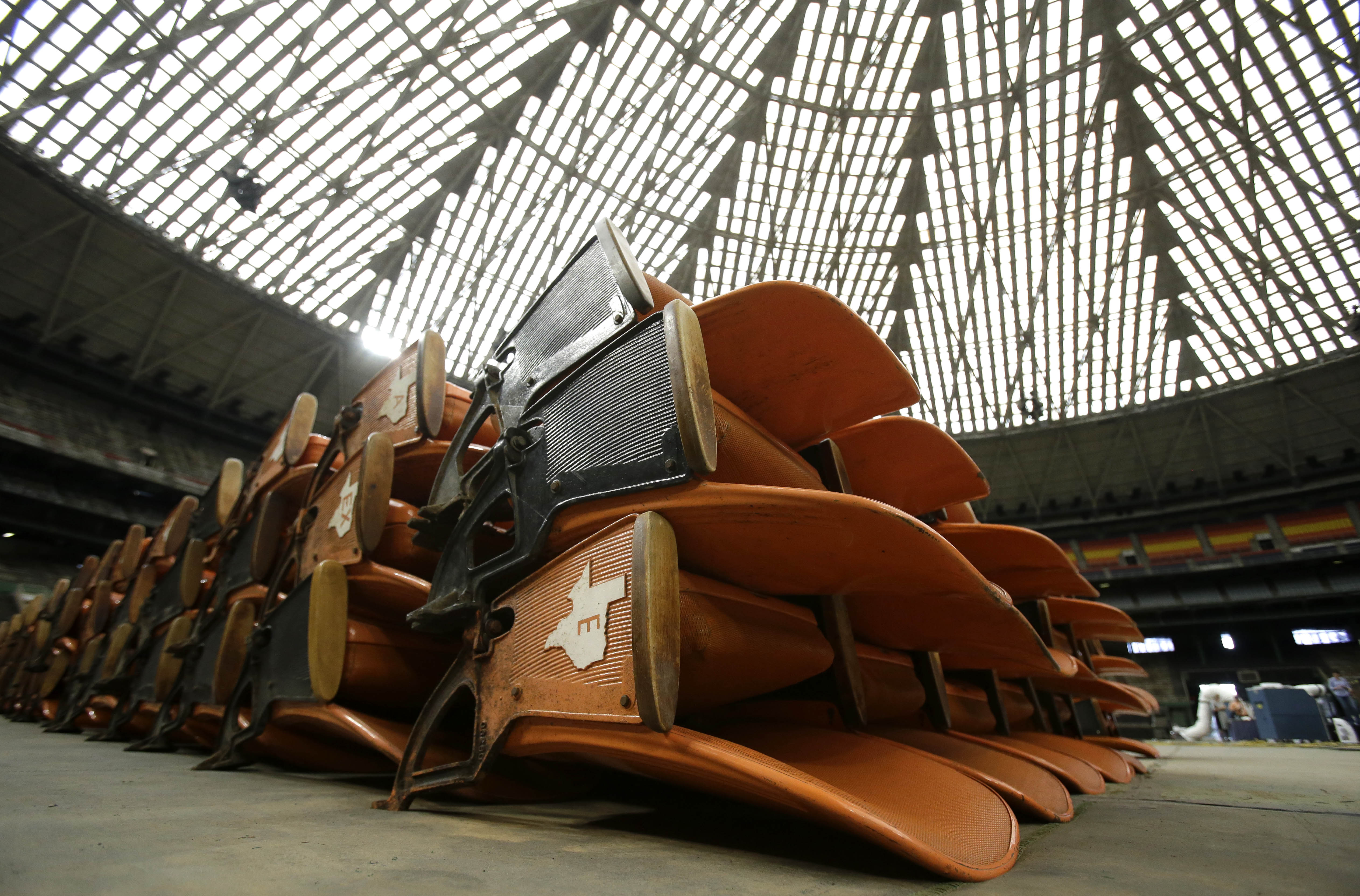 Houstonians flock to the Astrodome for one last look inside before