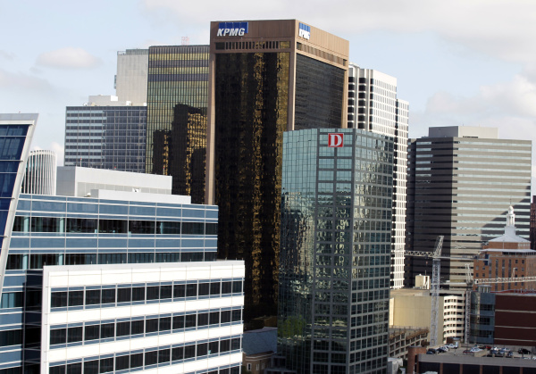 Downtown Dallas skyscraper sold at foreclosure auction Real Estate Dallas News