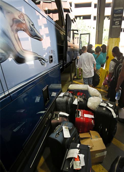 greyhound baggage fees