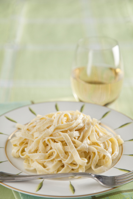 Learn how to make the perfect fettucine alfredo to pair with wine