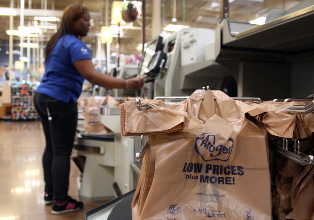 Attention, Shoppers: Kroger Says It Is Phasing Out Plastic Bags : NPR