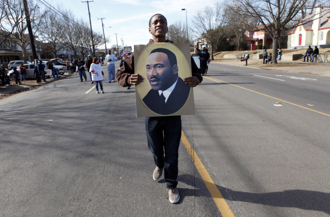 Dallas parade pays homage to Martin Luther King Jr. and the military