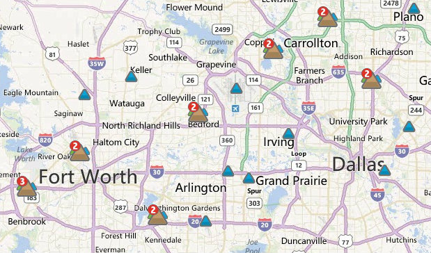 How can you view a map of power outages using the Oncor Storm Center?