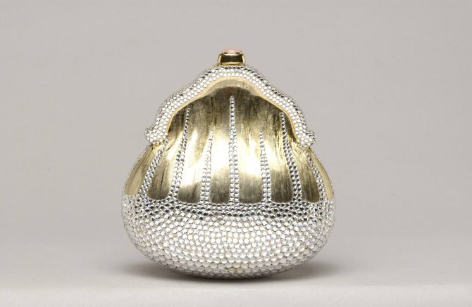 Hindman's Dec. 1 auction features 50+ Judith Leiber handbags