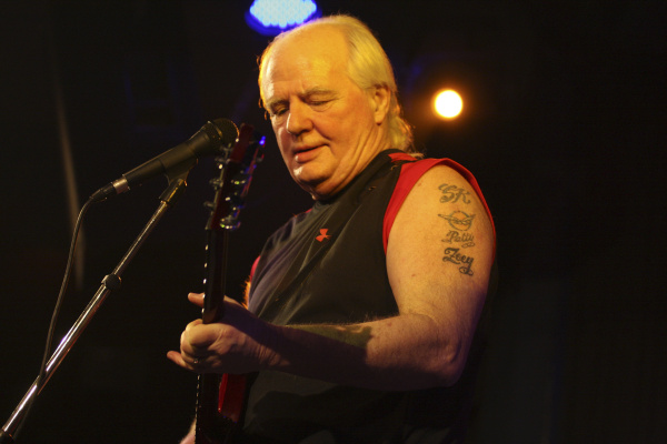 Texas blues guitar legend Bugs Henderson dies at 68 News Dallas News