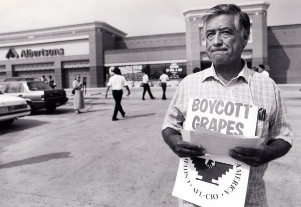 Today in Dallas photo history 1990 Cesar Chavez brings grape boycott
