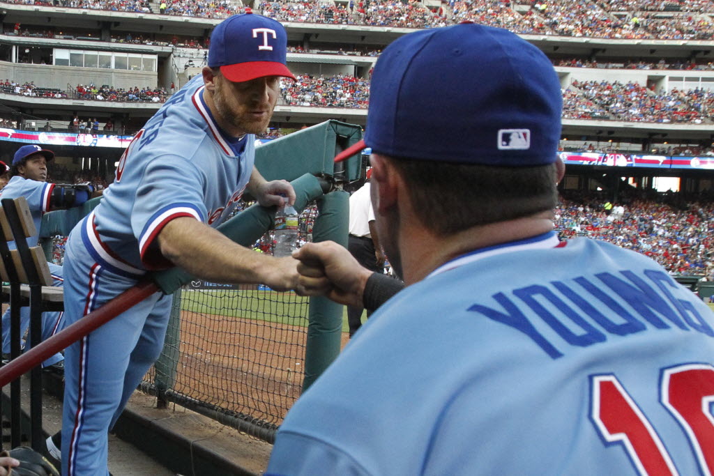 Kinsler leads Rangers bats, overpower Orioles