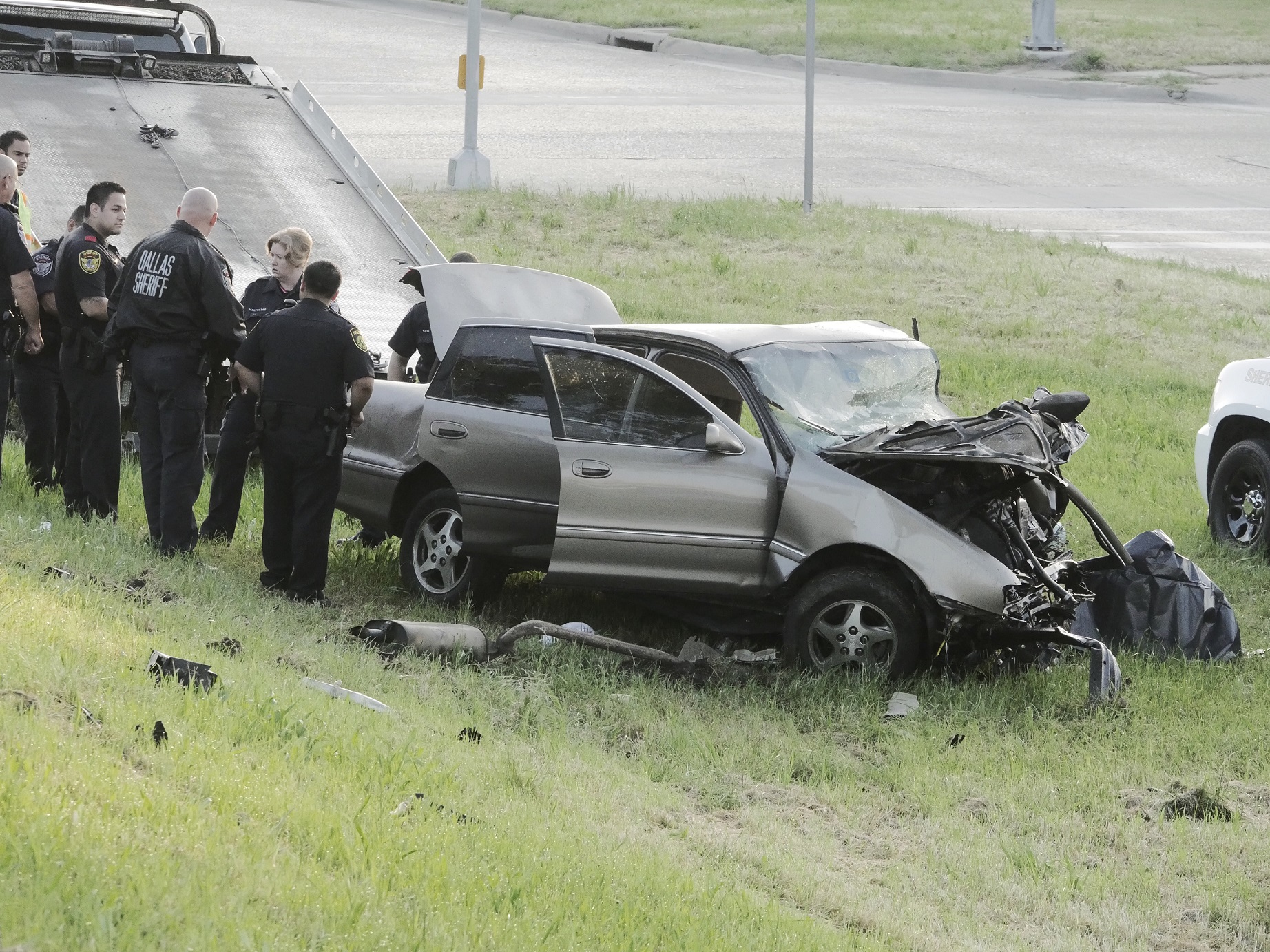 1 dead, 1 injured in crash early Wednesday on I30 near old east Dallas