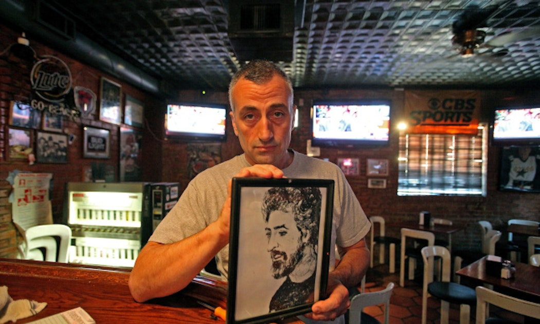 Louis Canelakes, operator of Louie’s bar in East Dallas, dies at 58 | Obituaries | Dallas News