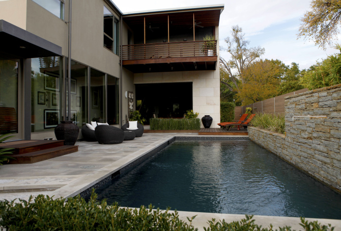 Inside a contemporary Turtle Creek home filled with art, photography