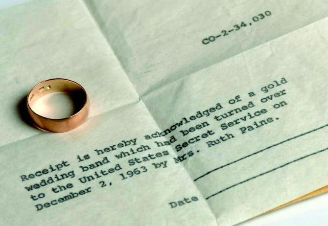 Lee Harvey Oswald S Wedding Ring Fetches 108 000 At Auction News